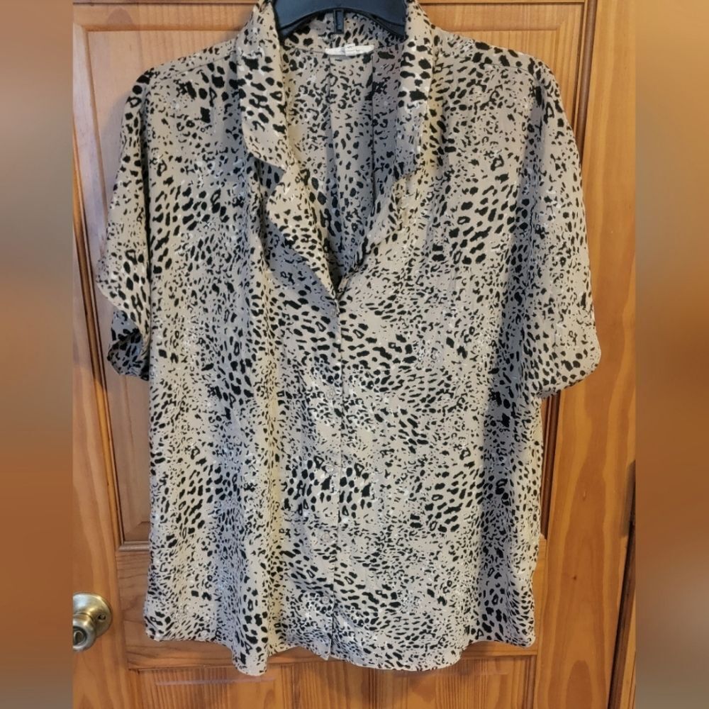 Maurices EUC Button Front Blouse XL